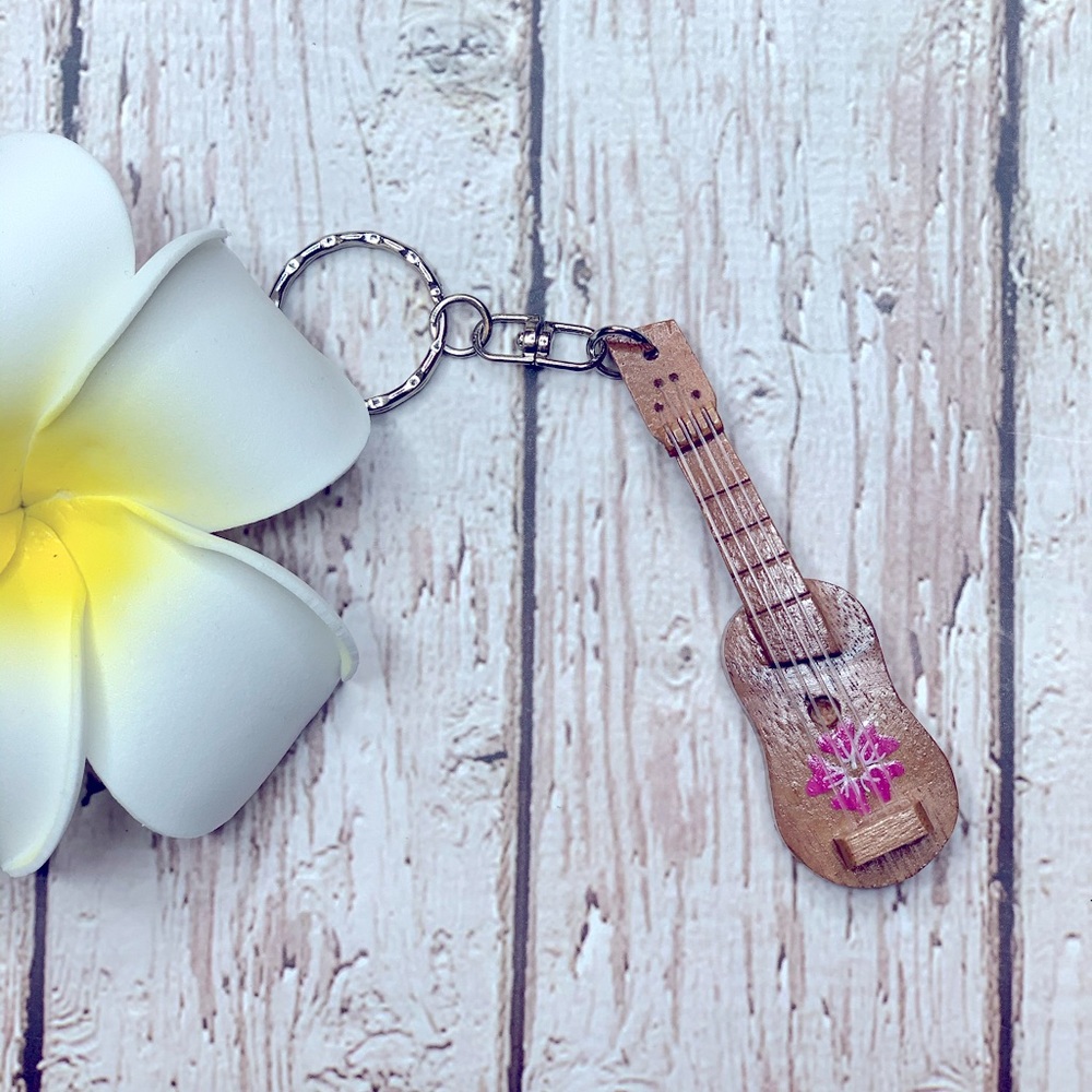 Caligirl Guitar Keychain